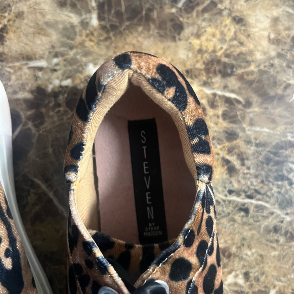 STEVEN by Steve Madden Sheren Leopard Print Sneakers Women’s 6.5B Ribbon Lace - Picture 5 of 6